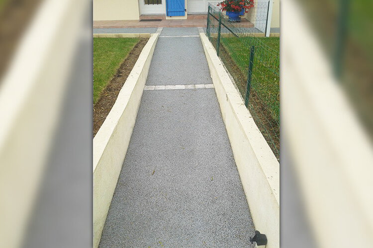 Création d'une allée de jardin, maçonnerie réalisée par Roland Gorge, Maçon à Angles, Grues et La Tranche Sur Mer - couvreur Saint Benoit Sur Mer, couvreur Saint Denis du Payré