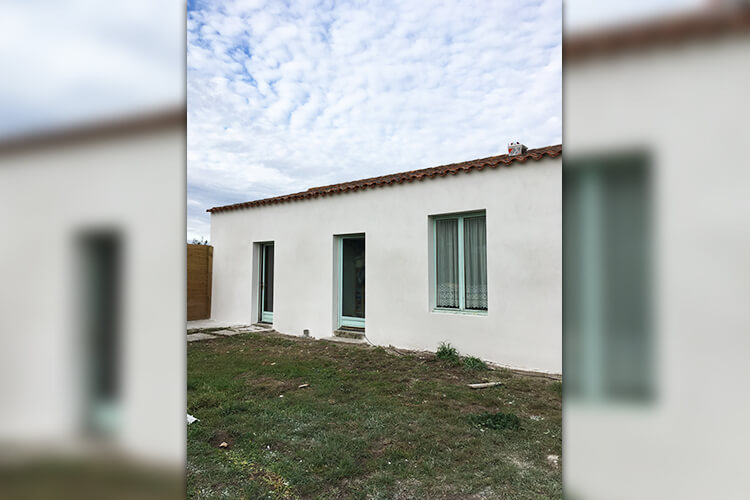 Maison individuelle après rénovation extérieure par Roland Gorge, Maçon à Angles, Grues et La Tranche Sur Mer - couvreur Saint Benoist Sur Mer, couvreur Saint Denis du Payré