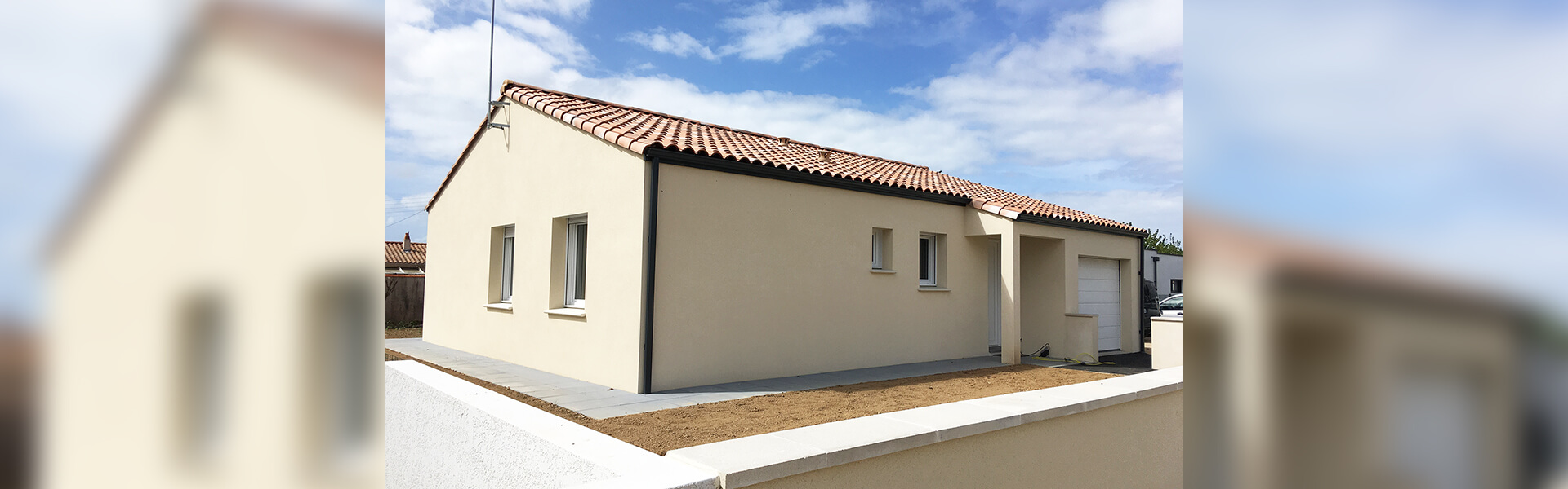 Construction d'une maçonnerie neuve à Angles par Roland Gorge, Maçon à Angles, Grues et La Tranche Sur Mer - couvreur Saint Benoist Sur Mer, couvreur Saint Denis du Payré