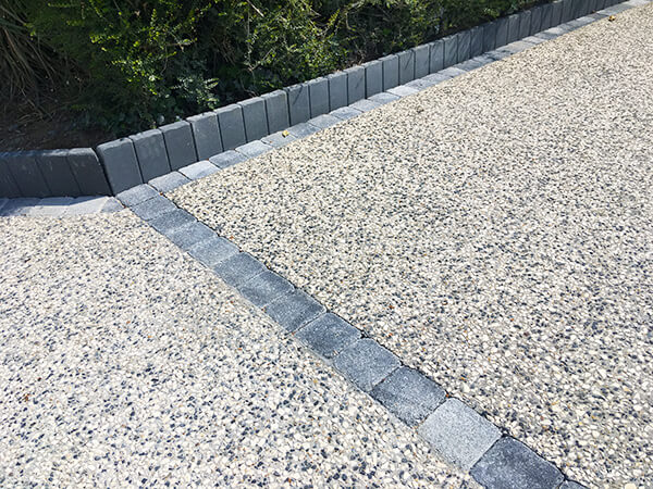 Construction d'une allée de jardin à Grues par l'entreprise Roland Gorge, Maçon à Angles, Grues et La Tranche Sur Mer - couvreur Saint Benoit Sur Mer, couvreur Saint Denis du Payré
