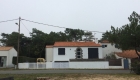 Photo d'une maison avant réfection d'une couverture en tuiles par Roland Gorge, Maçon à Angles, Grues et La Tranche Sur Mer - couvreur Saint Benoit Sur Mer, couvreur Saint Denis du Payré